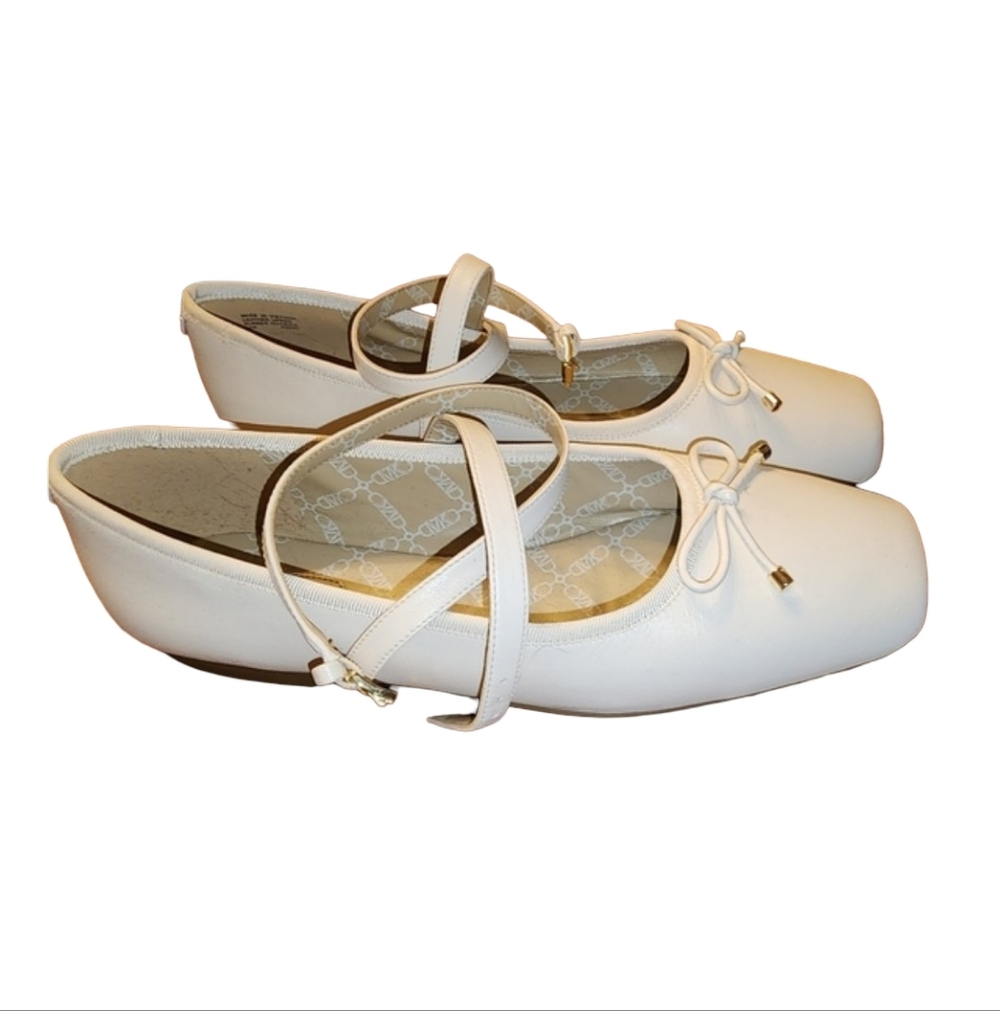 MICHAEL KORS Leather Lt Cream Ballet Flats Collette New In Box, Sz 10 Orig $145 - Picture 2 of 7